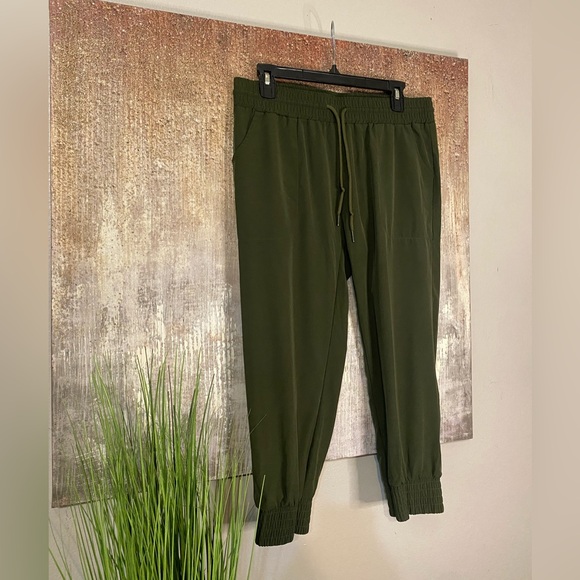 Embrace Life Athleisure Capri Pants - Picture 3 of 8